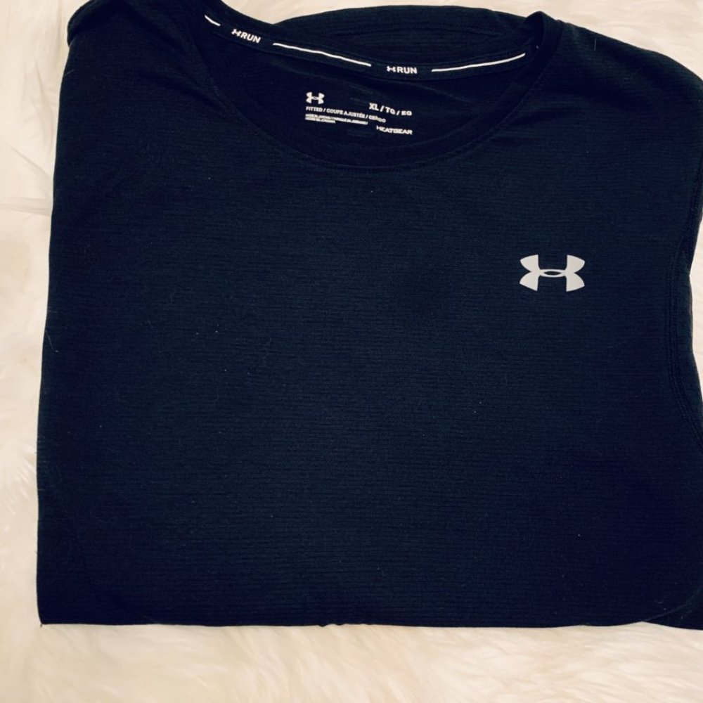 Womens underarmour long sleeve tee